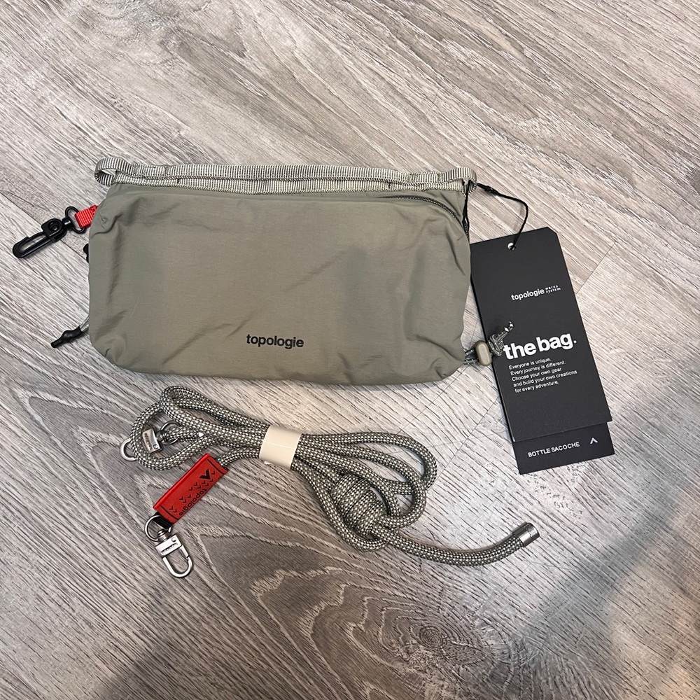 Topologie Bottle Sacoche clutch bag moss green with strap